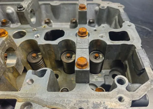 Cabeça do cilindro completa Mitsubishi L200 2.5 DiD OEM 4D56U image 4