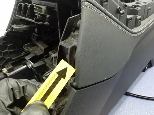 Accoudoir tunnel central Audi SQ8 Q8 OEM 4M8863244K image 4