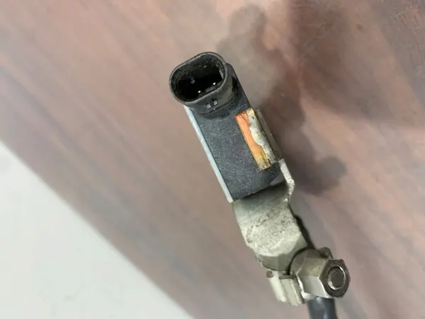 Terminal Negativo Skoda Superb III OEM 5Q0915181K image 4