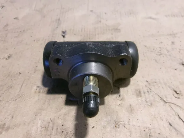 CYLINDEREK HAMULCOWY OEM Cilindro de Freio para Mitsubishi Canter image 2