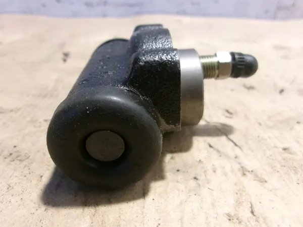 CYLINDEREK HAMULCOWY OEM Cilindro de Freio para Mitsubishi Canter image 4