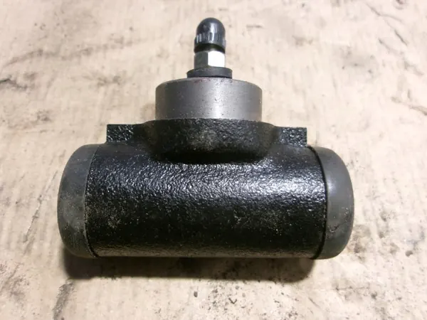 CYLINDEREK HAMULCOWY OEM Cilindro de Freio para Mitsubishi Canter image 5