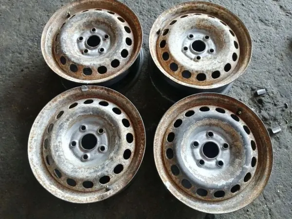 VW främre höger stötdämparfäste OEM 2K0601027 image 2