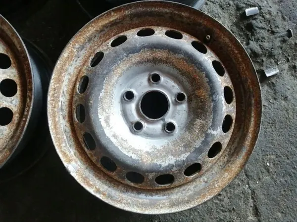 VW främre höger stötdämparfäste OEM 2K0601027 image 3
