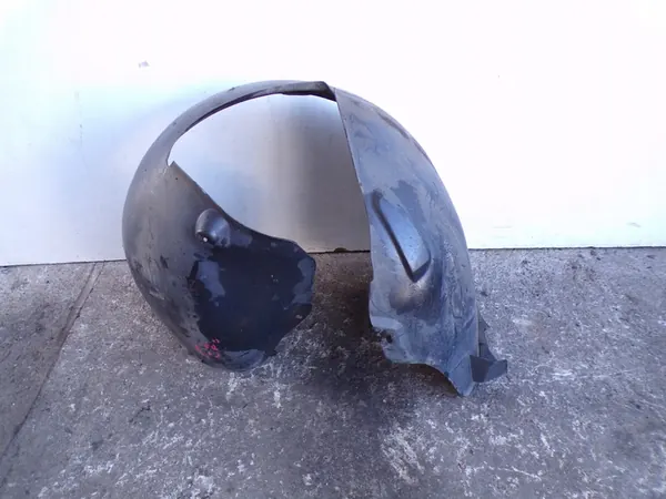 Left Front Wheel Arch Volkswagen Passat CC image 3