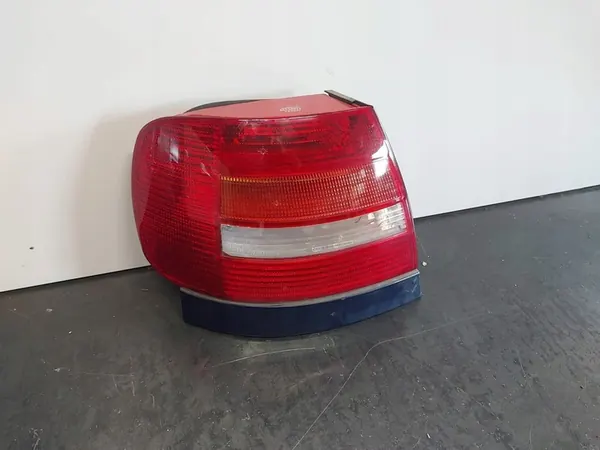 LUZ TRASERA IZQUIERDA AUDI A4 B5 8D0945095G image 2