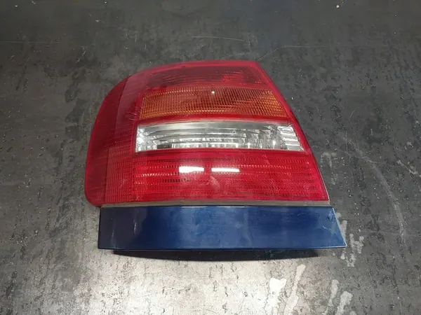 LUZ TRASERA IZQUIERDA AUDI A4 B5 8D0945095G image 3