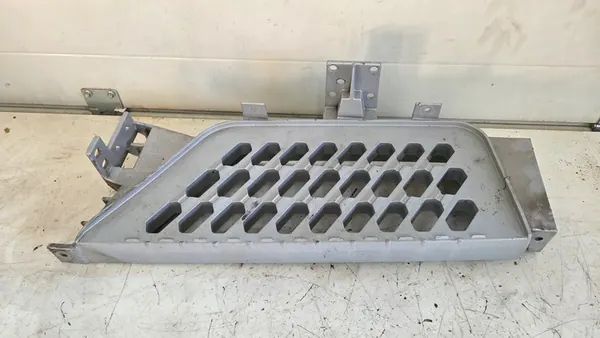 Volvo OE 82151654 marchepied image 2