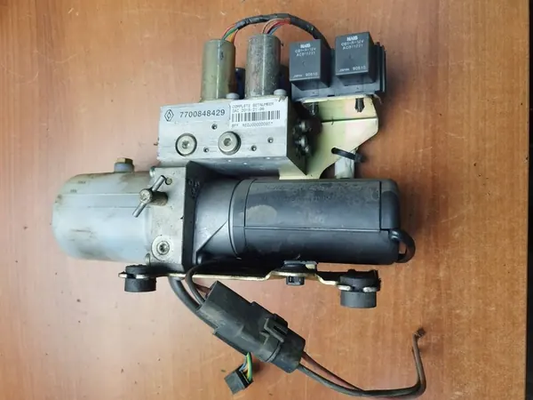 Pompe de toit Renault Megane Cabrio image 2