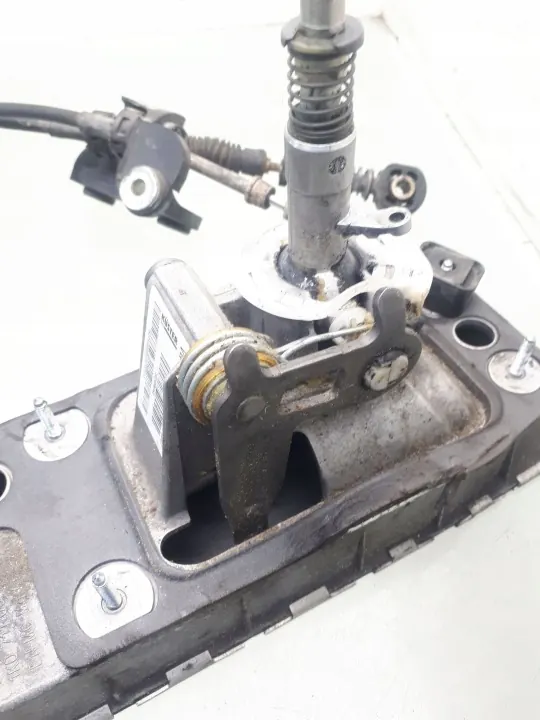 Skoda Octavia Mk2 Versnellingspook OEM 1K0711091A image 4