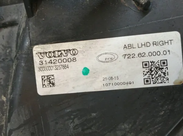 Volvo V40 II (2012-2019) Farol Xénon direito 31420008 image 4