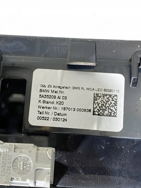 BMW i4 Mukiteline OEM 5A55209 - Ohjauspaneeli image 8
