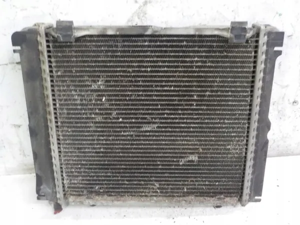 Radiateur d'eau W124 OEM - Pièce Mercedes-Benz d'occasion image 2