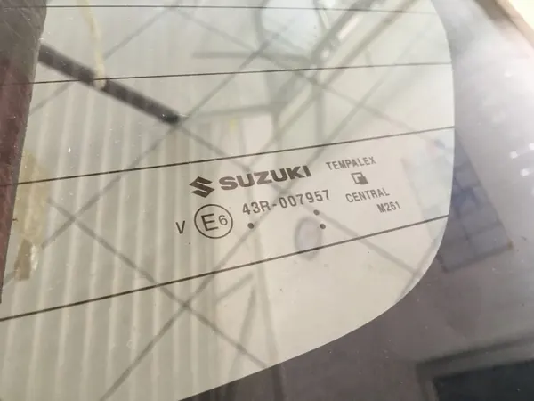 Heckklappenglas Suzuki Swift MK8 17- OEM Teil image 3