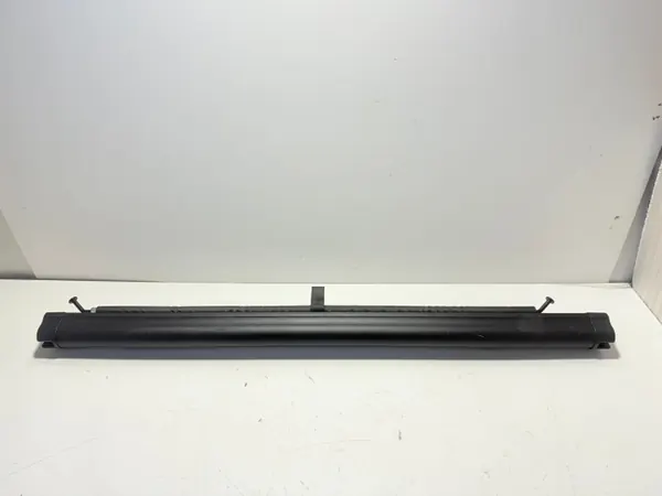 Red de maletero Volvo V90/V90CC OEM 32205028 - Usado image 2