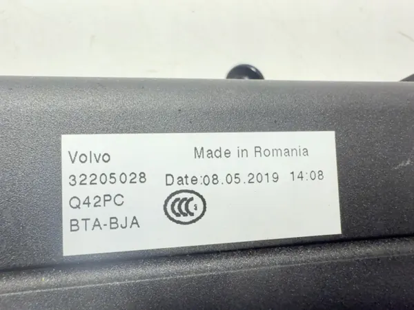 Red de maletero Volvo V90/V90CC OEM 32205028 - Usado image 3