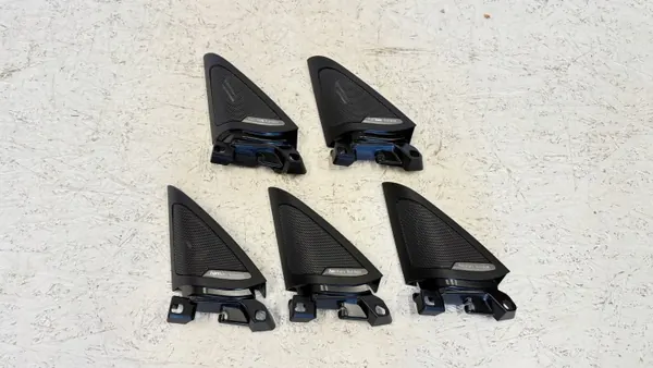 BMW OEM 7945903 Cubierta Altavoz Triángulo Izquierda i4 G26 image 2