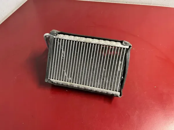 Chrysler Grand Voyager V 2011 Radiador de A/C U6984002 image 2