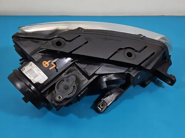 Vasen ajovalaisin VW Passat B6 Eurooppa image 4