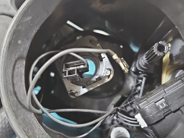 Vasen ajovalaisin VW Passat B6 Eurooppa image 7