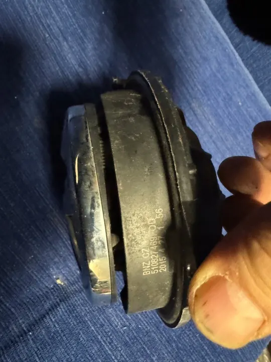 Bouton Poignée Coffre OEM 254551 pour VW Passat B8 image 3
