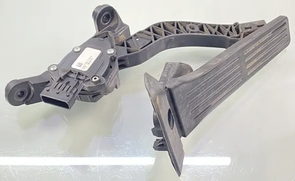 Pédale d'accélérateur OEM 32700-3XXXX pour Kia Ceed II image 2