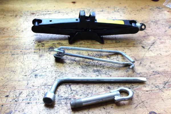 Kit Chave de Roda Toyota OEM 09111-0F020 Usado image 2