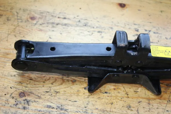 Kit Chave de Roda Toyota OEM 09111-0F020 Usado image 7