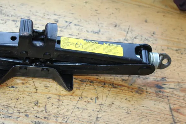 Kit Chave de Roda Toyota OEM 09111-0F020 Usado image 8
