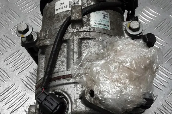 Compresor AC KIA SPORTAGE 1.6L diésel 97701D7500 image 2