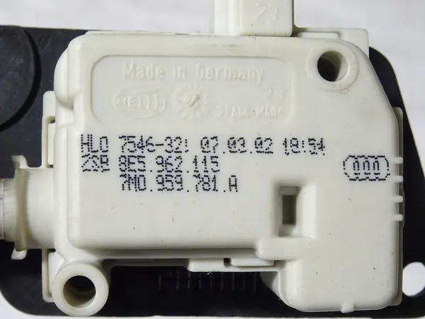 Actuador de cerradura trasera Audi A2 1999-2005 8E5962115 image 3