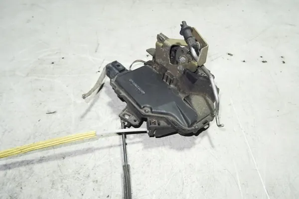 Hintere rechte Türschloss AUDI A6 4B0839016B image 2