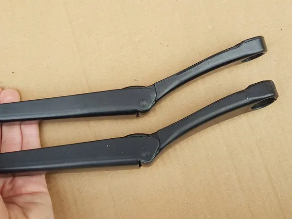 Front Wiper Arms + Blades / VW Touran I 2003-2006 image 10