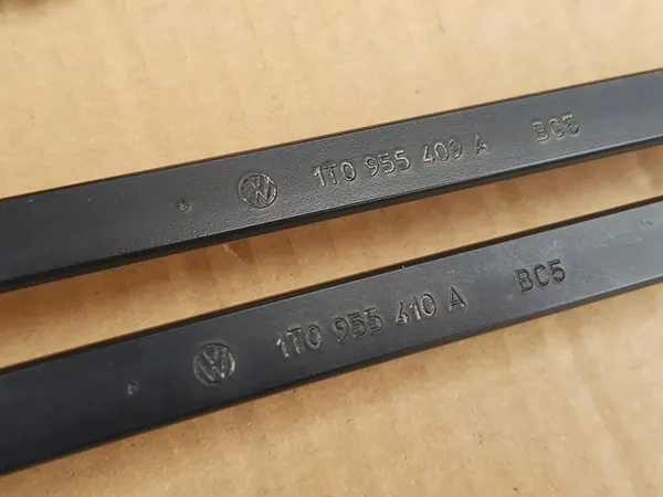 Front Wiper Arms + Blades / VW Touran I 2003-2006 image 2