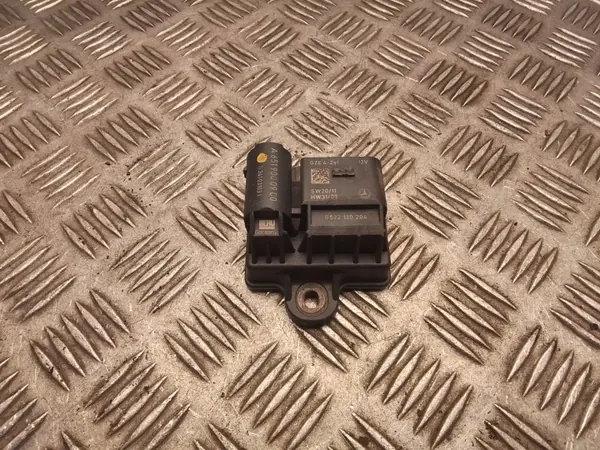 Mercedes-Benz Glühkerze OEM A6519000900 - Gebraucht image 2