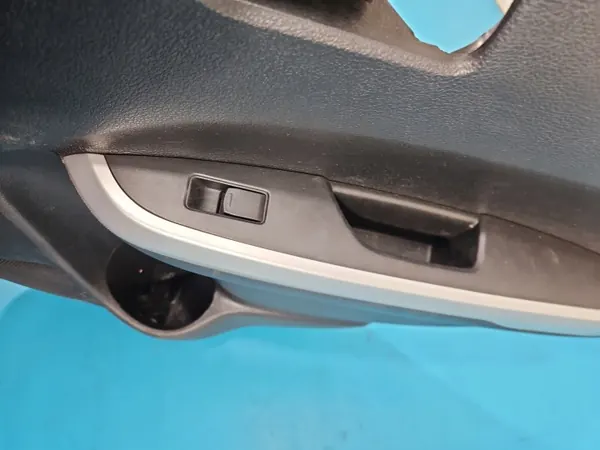 Tapicería Puerta Trasera Derecha OEM 83734-54P1R Suzuki image 3