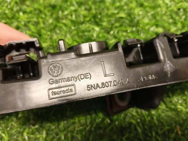 Guia de para-choque dianteiro Volkswagen Tiguan 5NA807049A image 5