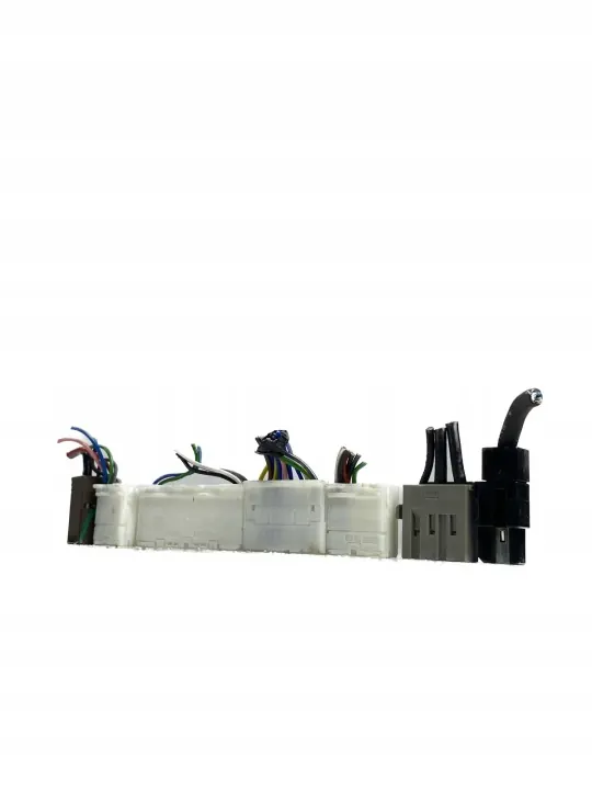 OEM 28330-4GN5F Radio-liitin Infiniti Q30:lle image 2