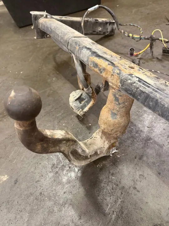 Kit d'attelage remorque OEM 4B0092155D Arrière Audi A6 image 5