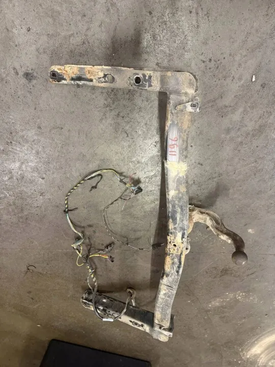 Kit d'attelage remorque OEM 4B0092155D Arrière Audi A6 image 7