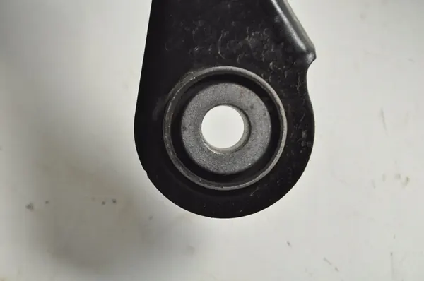 VOLVO XC40 Braccio di Controllo Posteriore Destro OEM 32221140 image 2