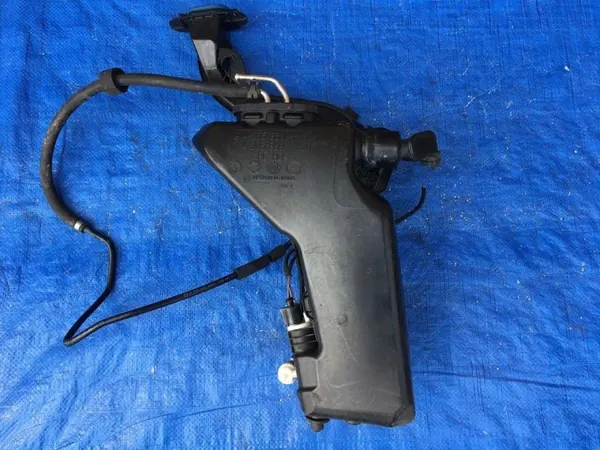 Mercedes W213 E-luokan tuulilasinpesupullo OEM A2058600360 image 7