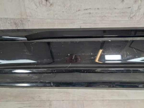 Audi Q7 II Dörrlist OEM 4M0853959N Vänster Fram image 3