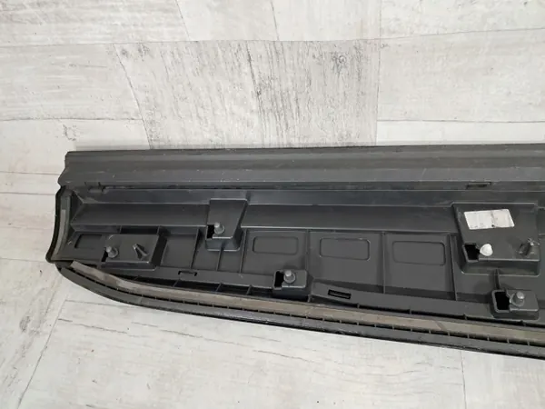Audi Q7 II Dörrlist OEM 4M0853959N Vänster Fram image 6