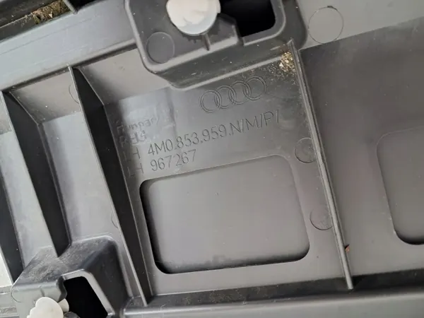 Audi Q7 II Dörrlist OEM 4M0853959N Vänster Fram image 7