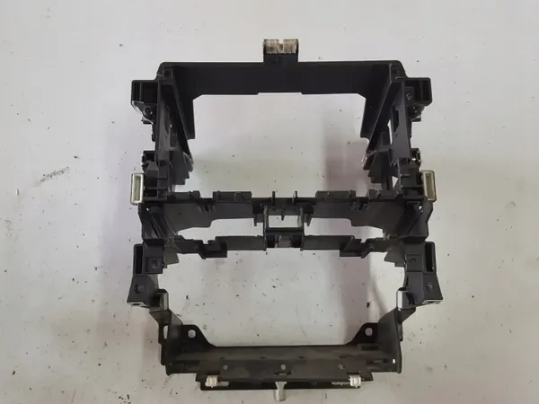 Audi A3 8P Radio Frame OEM 8P0858005D - Gebruikt image 2