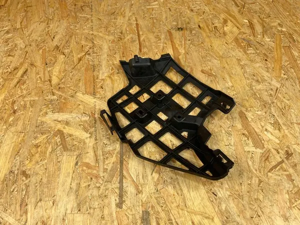 Supporto paraurti anteriore destro VW Passat B8 image 8