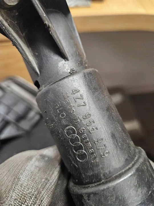 Audi A6 C5 Strålkastartvättsmunstycke OEM 4Z7955979 image 5