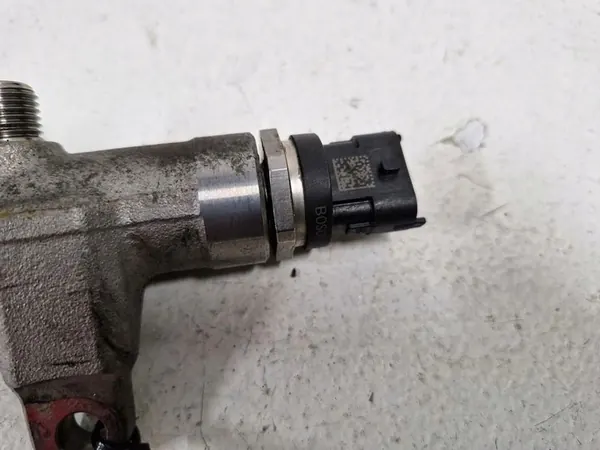 Bränslerail 2.0 2.2 Diesel Hyundai Tucson OE 31400-2F600 image 3