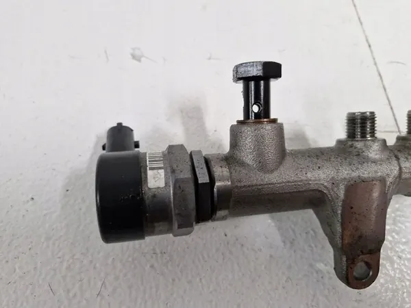 Bränslerail 2.0 2.2 Diesel Hyundai Tucson OE 31400-2F600 image 4